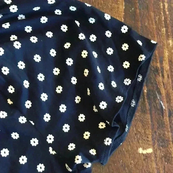Joe Fresh | Black Shirt Sleeve Blouse with White Daisies, Tie at Neck - Picture 3 of 4